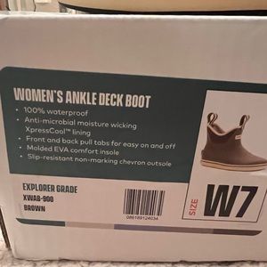 Xtratuff Women’s size 7 ankle boots in brown